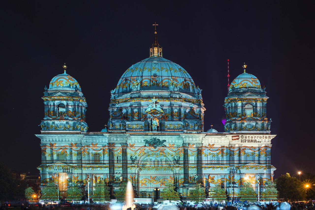 Берлинский кафедральный собор с подсветкой