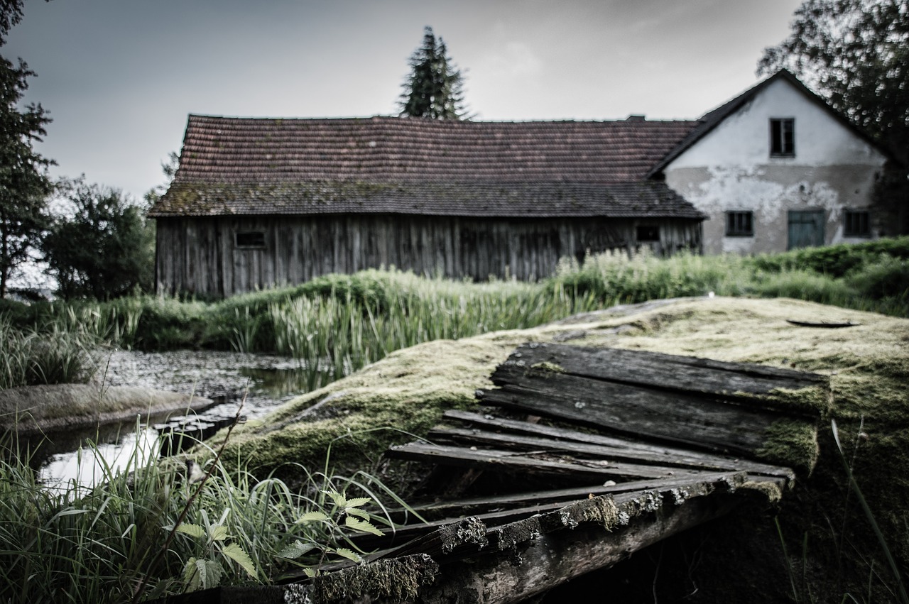 Old House. Lapsed.