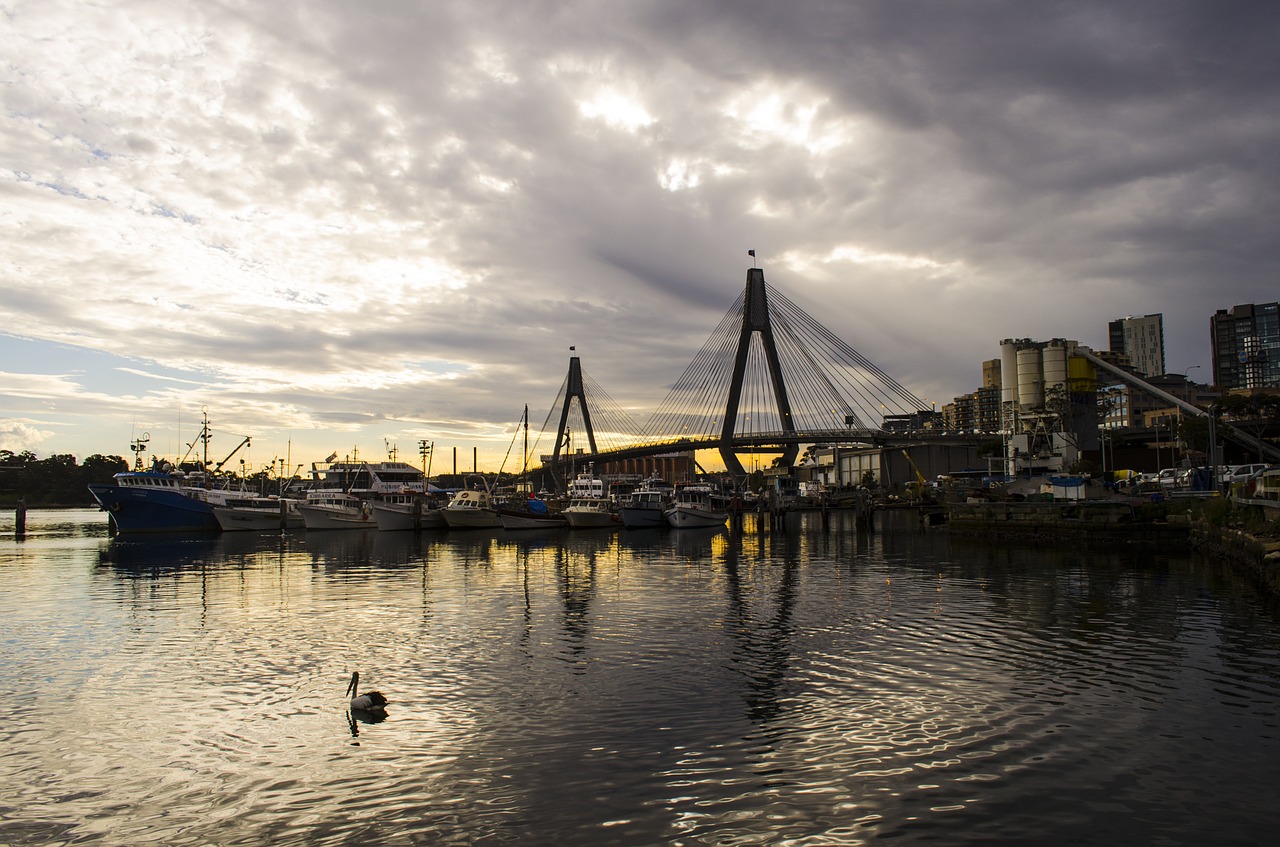 Bridge waters. Мост док. Sea Docks.