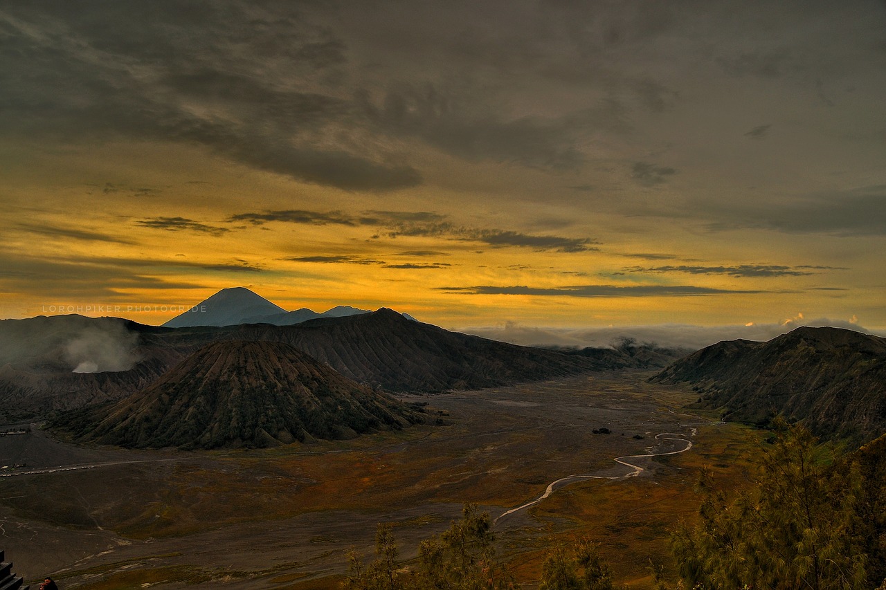 Bosinn bromo. Bromo Sunrise. Bromo.