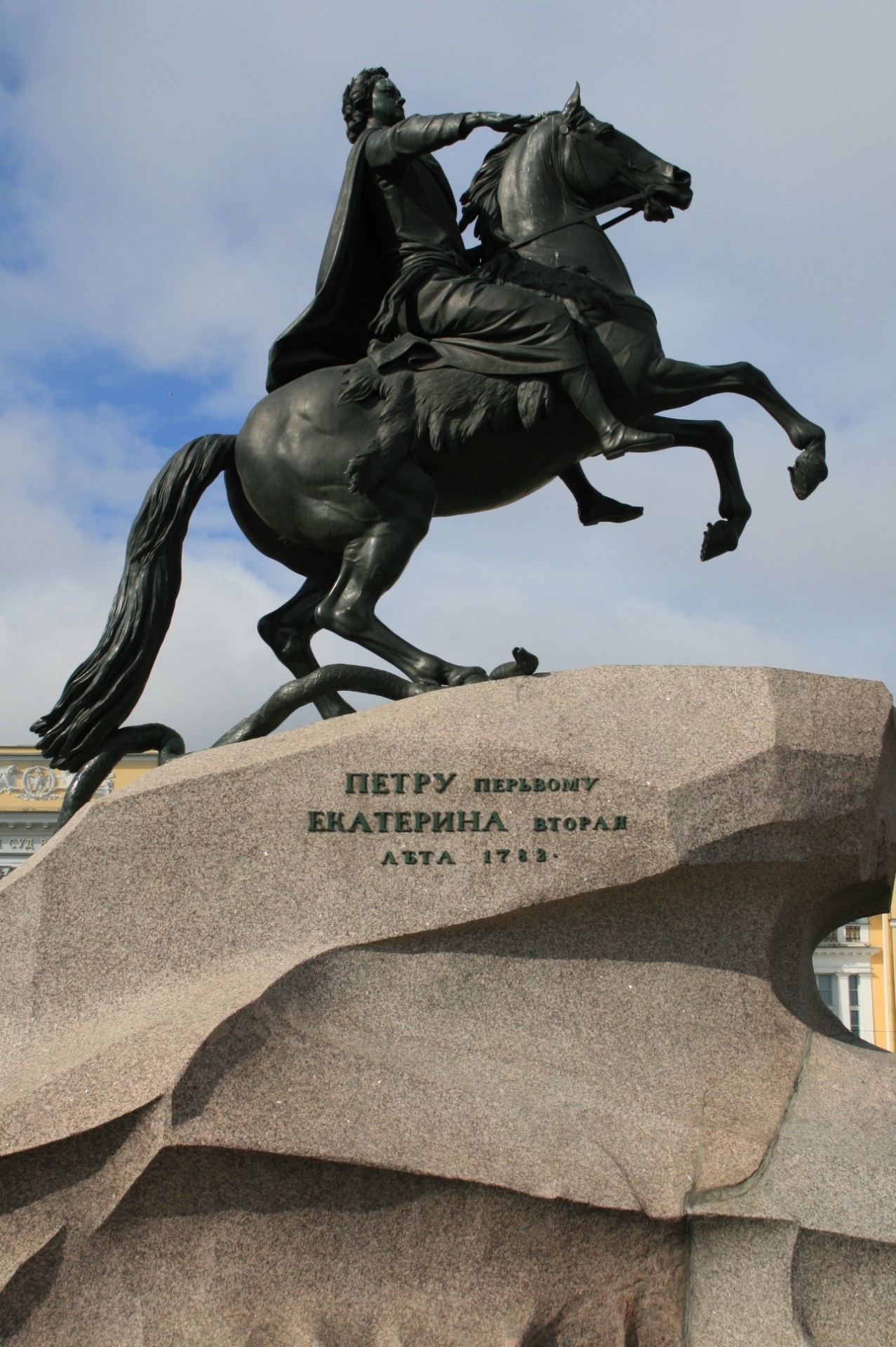 памятник петру на коне в санкт петербурге