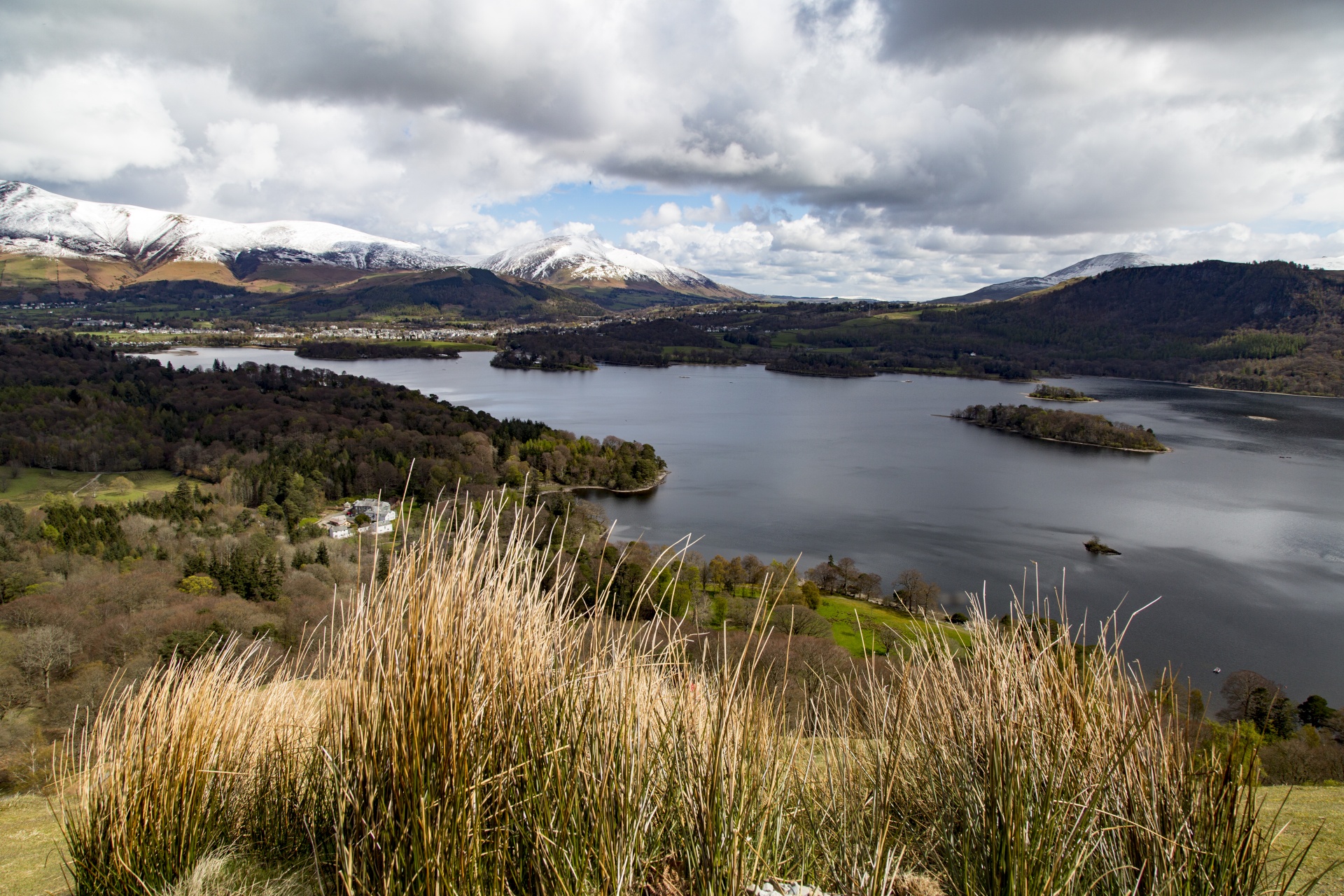 Озерный край. Lake District Озерный край Англии. Лейк Дистрикт Великобритания. Национальный парк Озерный край в Великобритании. Национальный парк Озерный край (графство Камбрия).