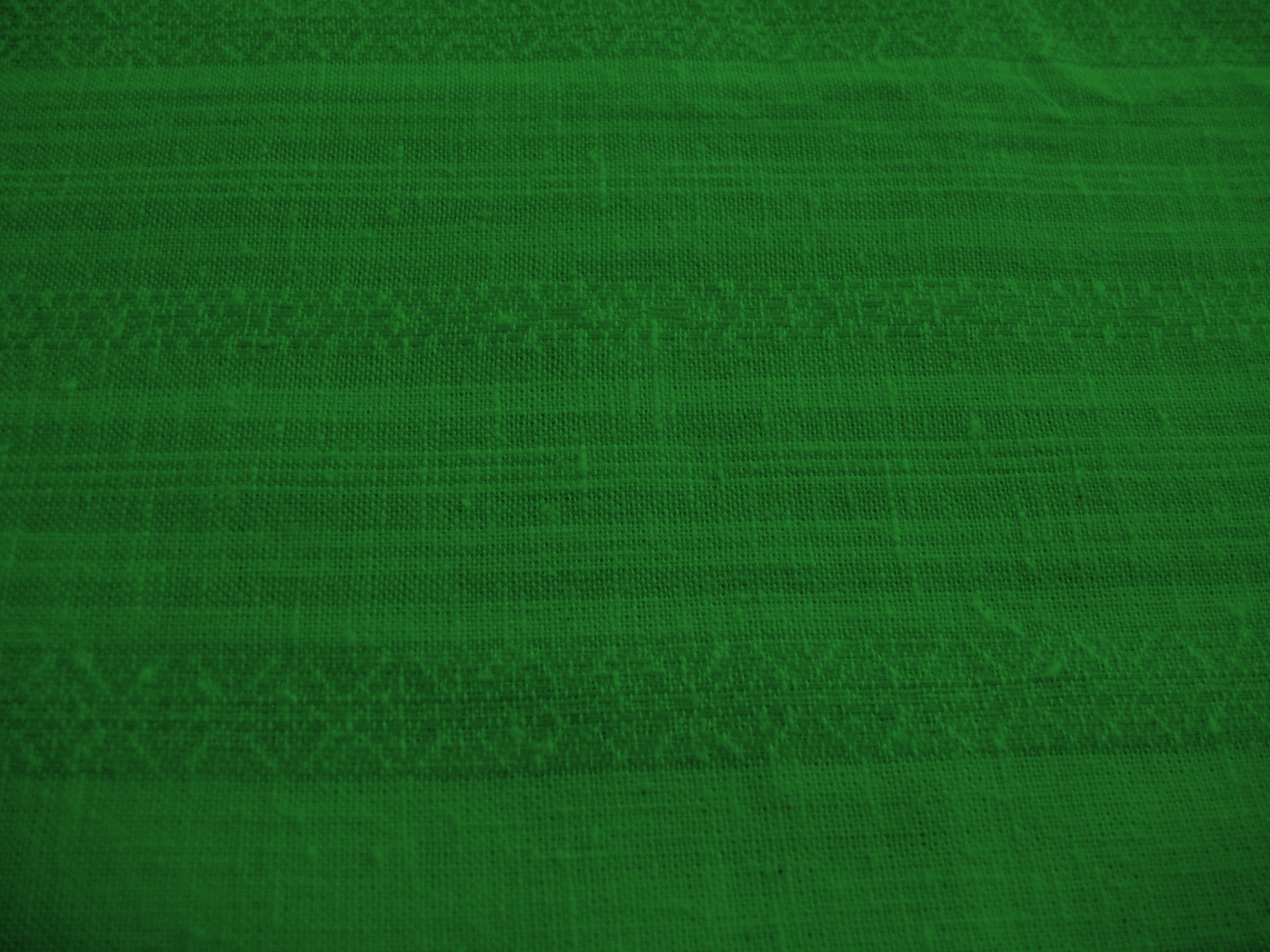 Зеленое сукно на столе