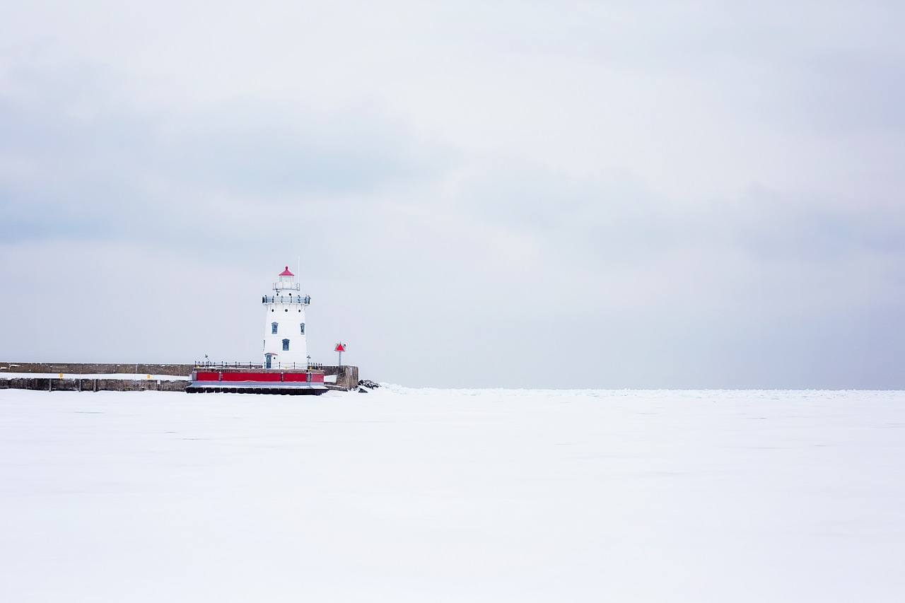 White mi. Маяки белого моря Городецкий. Маяки белого моря Ромбакский. Белый Маяк Ладога. Маяки Северного Ледовитого океана.