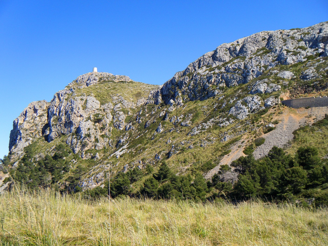 Molehill mountain. Джаг-Хилл гора. Гора Майорская. Майорка горы. Гора в селе Майорка.