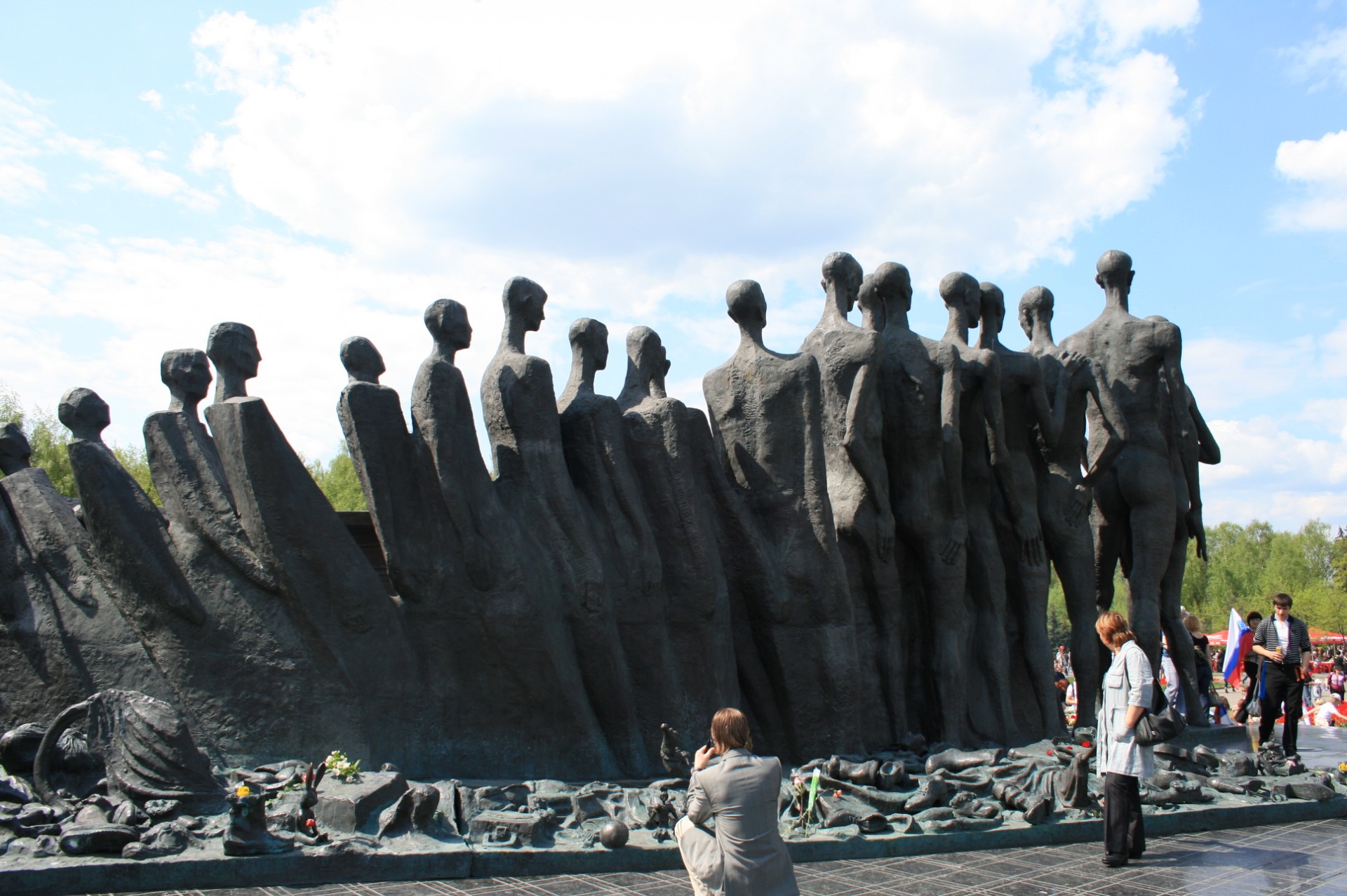 памятник цыганам в берлине