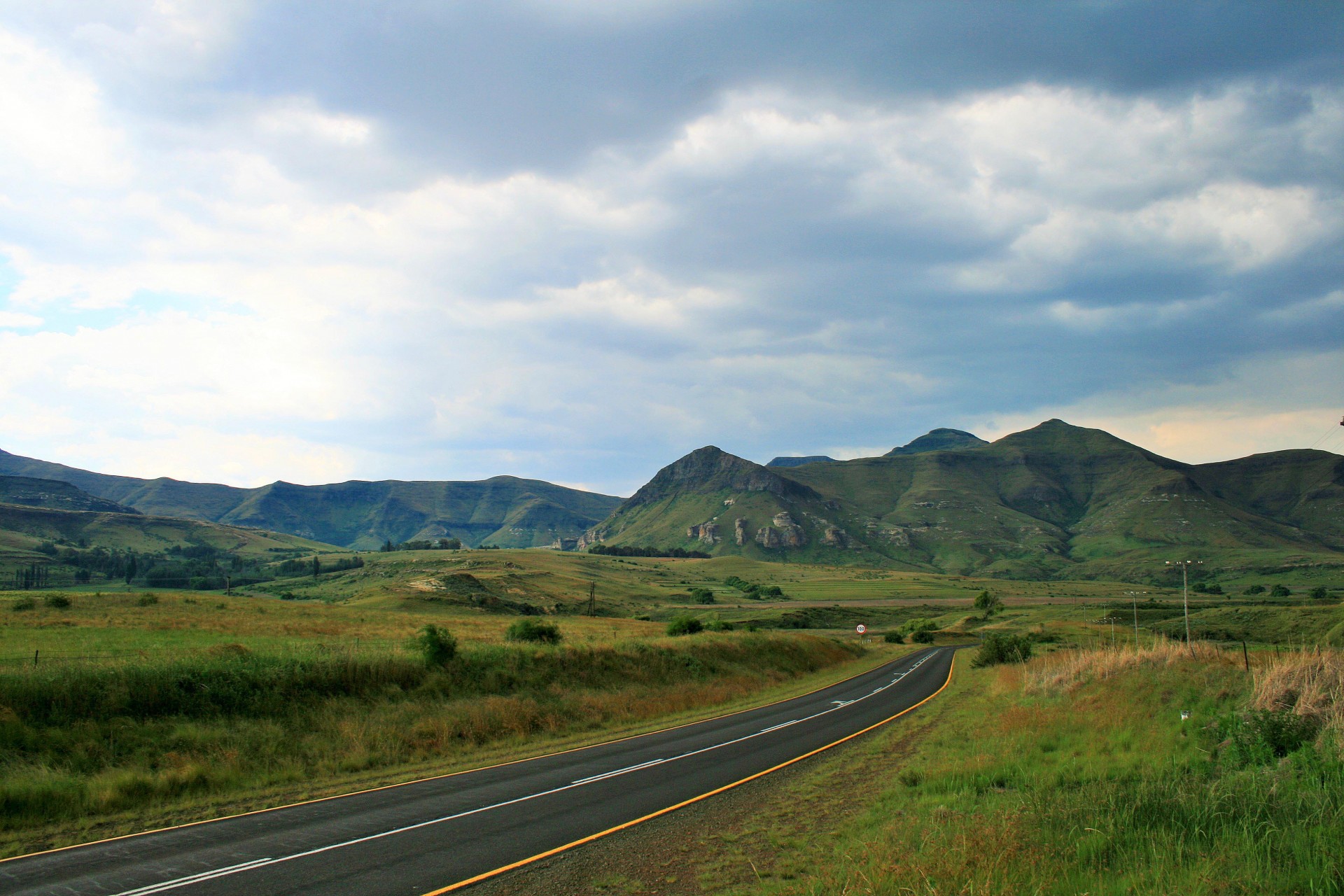 Eastern mountain. Mountains very far. Mountains not far away. Mounts from far.