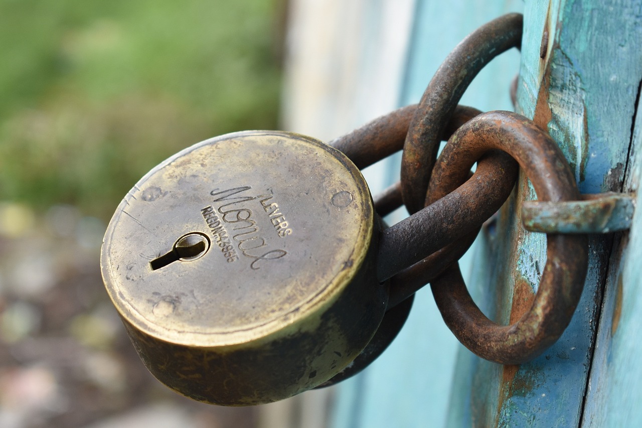 Метал замок. Old Lock. Antique Lock. Old Soviet Lock. Old Door Lock.