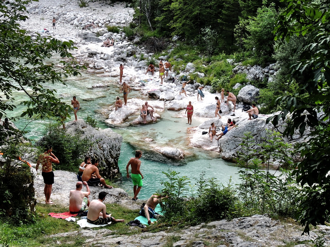 Many waters. Развлечения с водой речка. Речка для купания в Кутаиси. Купание на реке Нальчик. Купание в реках Грузии.