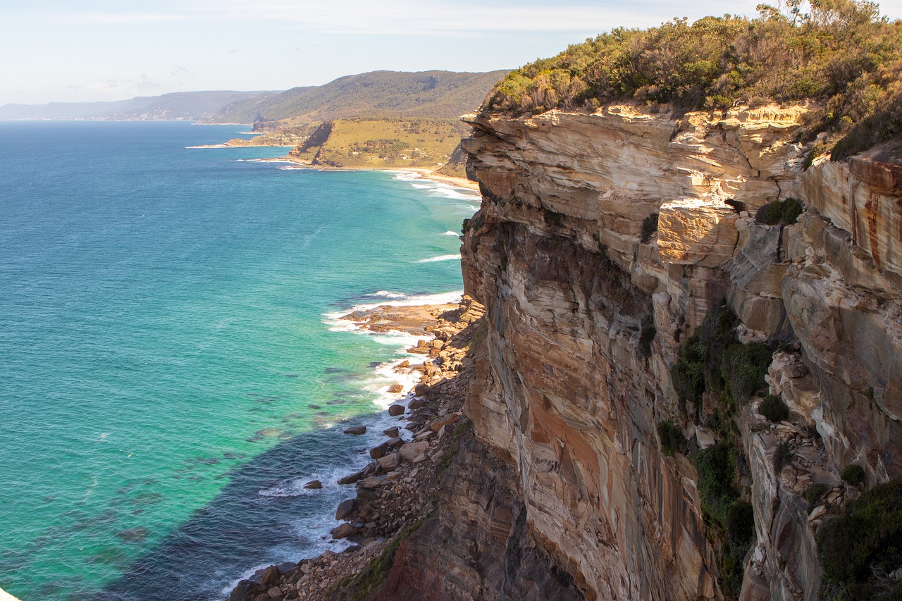 Cliff edge. Обрыв у моря. Береговая линия побережье фото. Sheer Cliff. Stairsvon Cliff Edge.