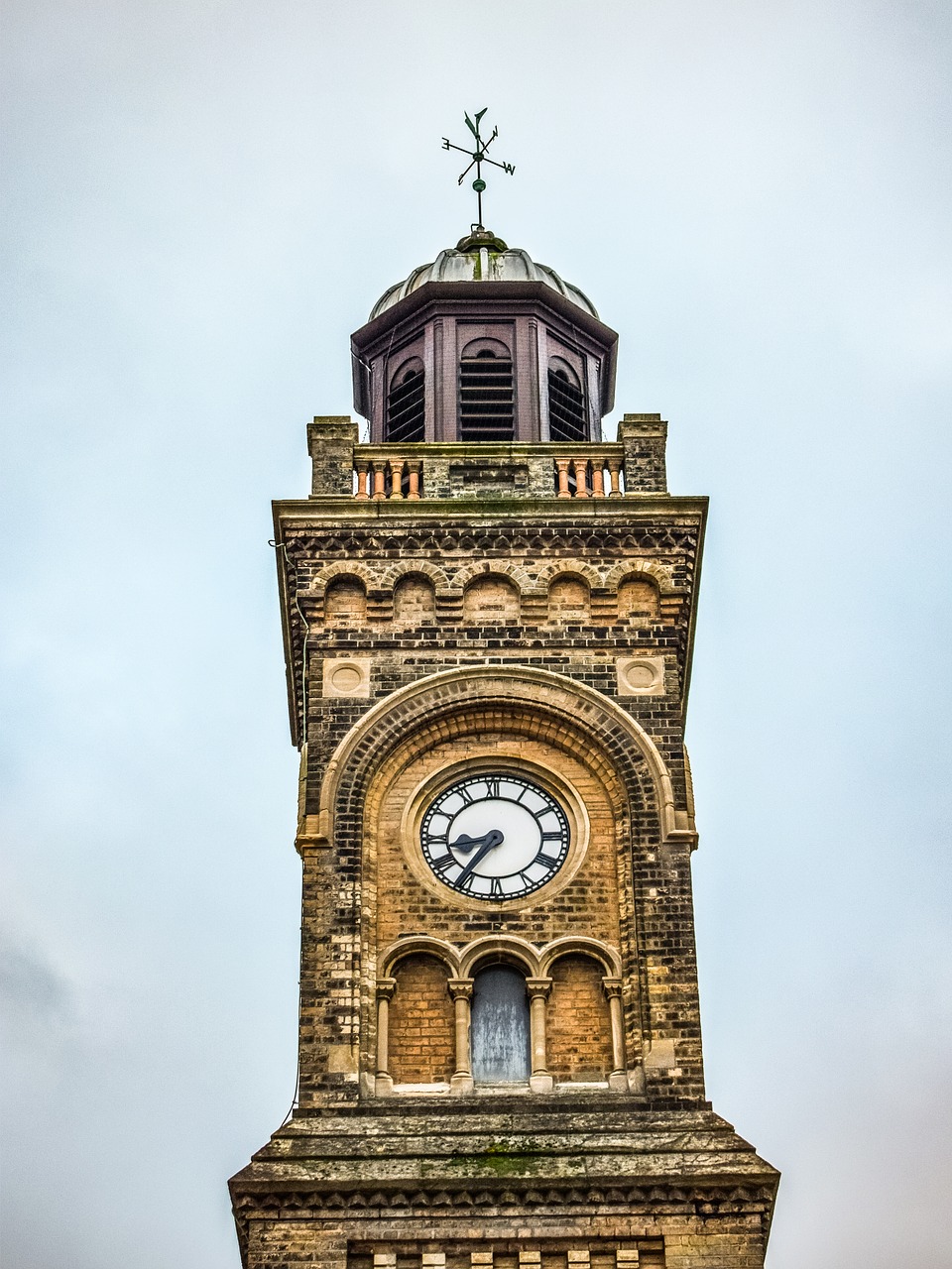 Башенные часы кафедральный собор Англия