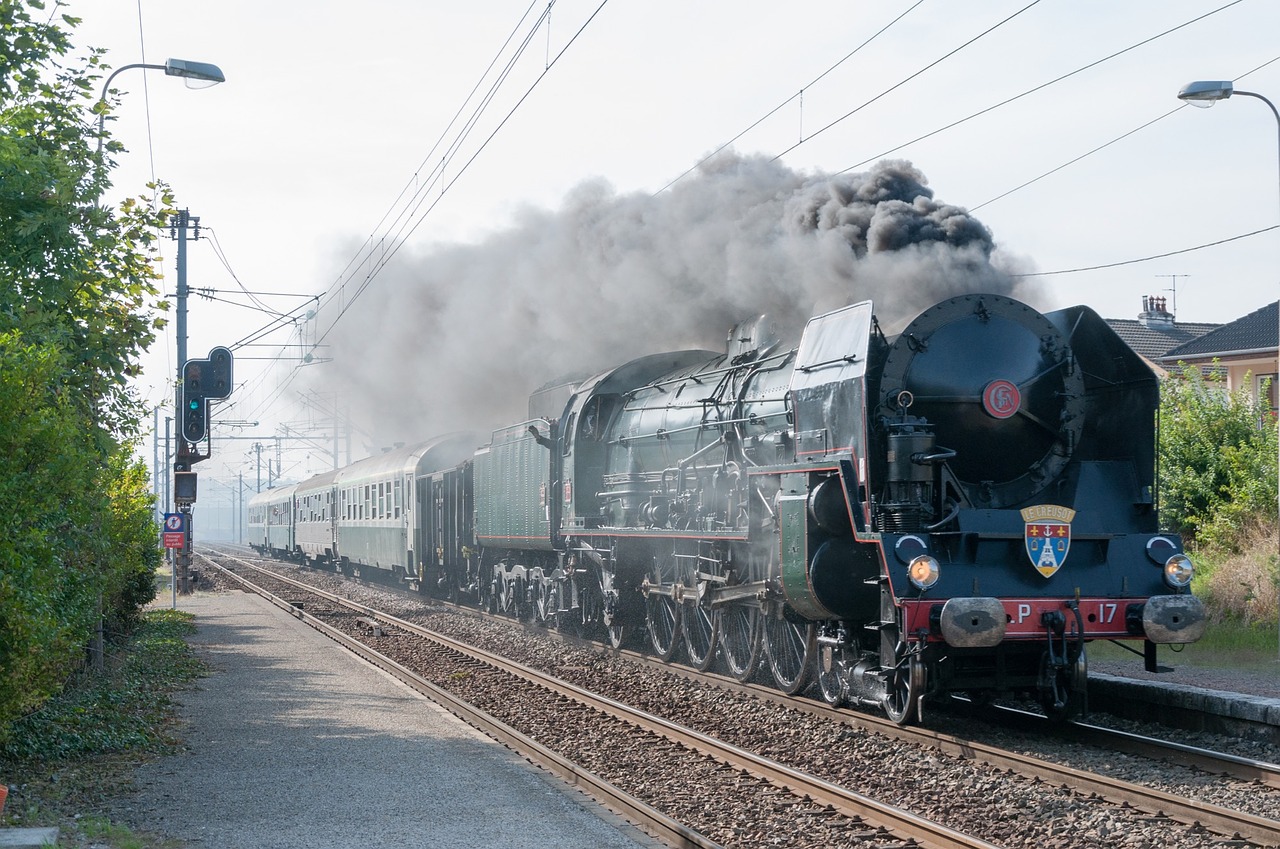 Поезд Свободный. 17 Железных дорог. SNCF 241-А-65 паровоз.