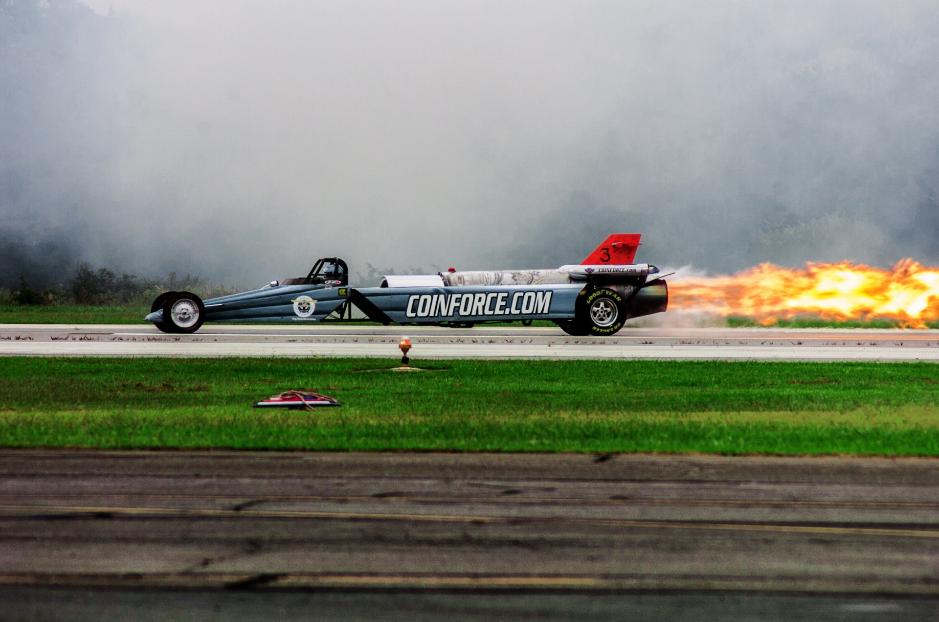 Дымок speed up ицык. Дым от вертолета. Автомобиль самолет ракета. Гонки ракет фото. Budweiser Rocket скорость.